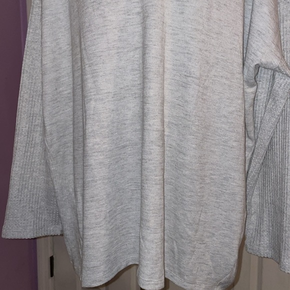 Gray Terra & Sky Lightweight Sweater - Size 3X (24W/26W) - Picture 3 of 10